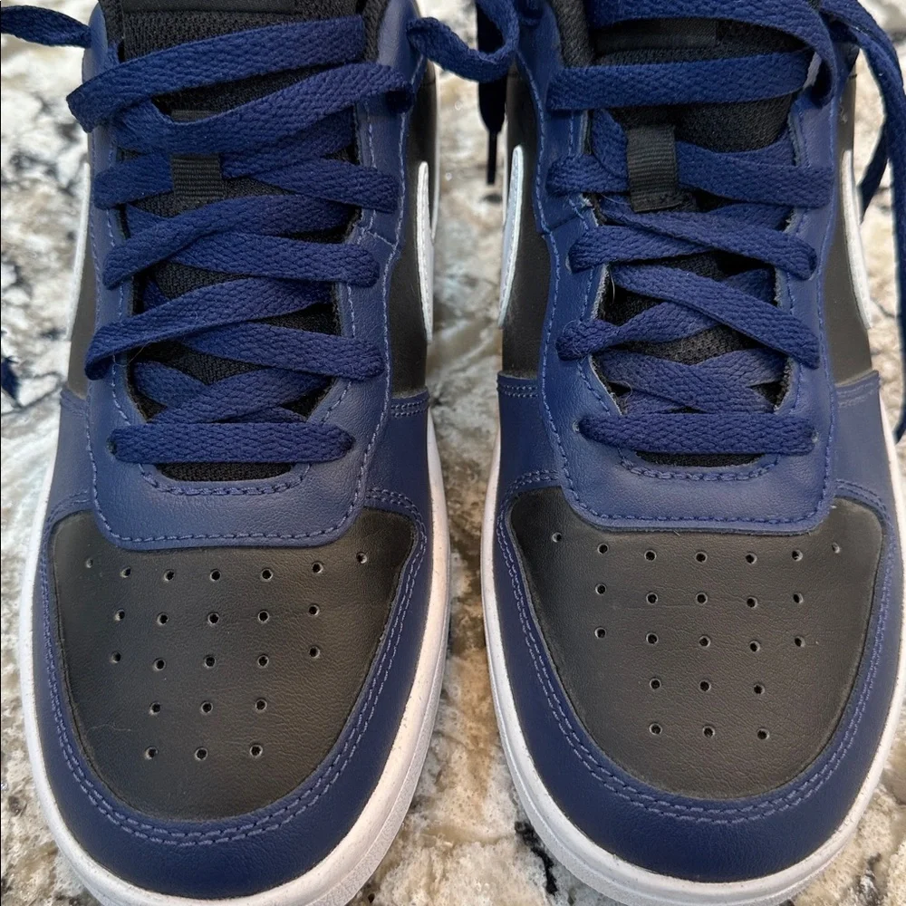 Nike Court Borough Low 2. Midnight Navy kids size 6.5 Y BQ 5448-404 basketball